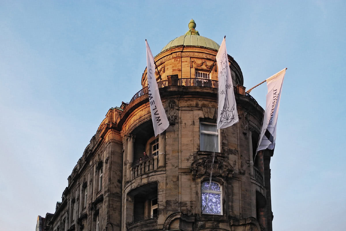 iwalewahaus_haus_14_flags_01