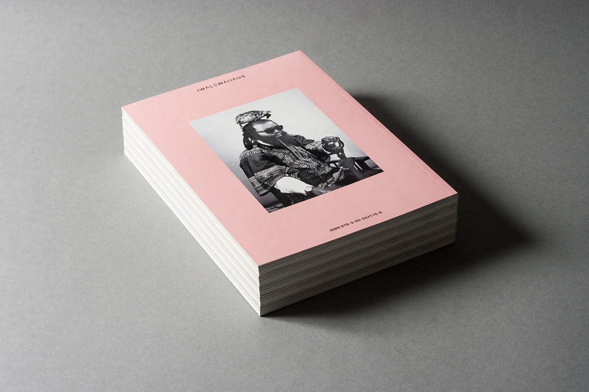 iwalewahaus_catalogue_13_iwalewa-four-views-into-contemporary-africa_cover_01